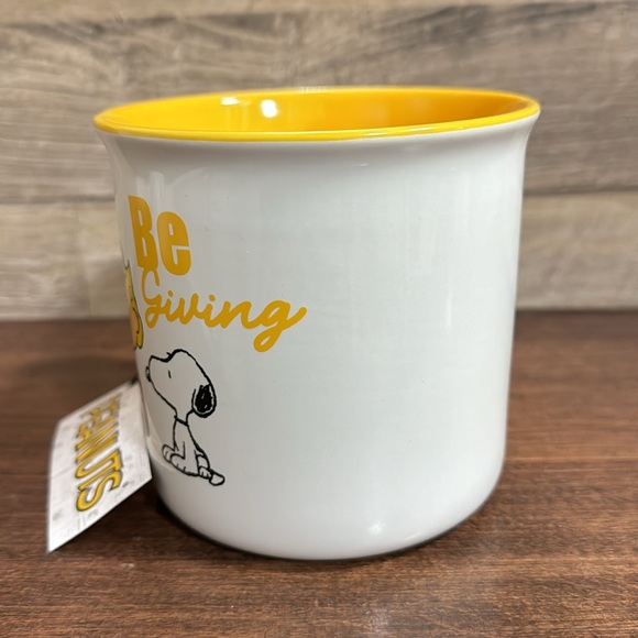 Super Cute Peanuts Sally & Snoopy Be Giving Ceramic Mug - NEW - Picture 3 of 4